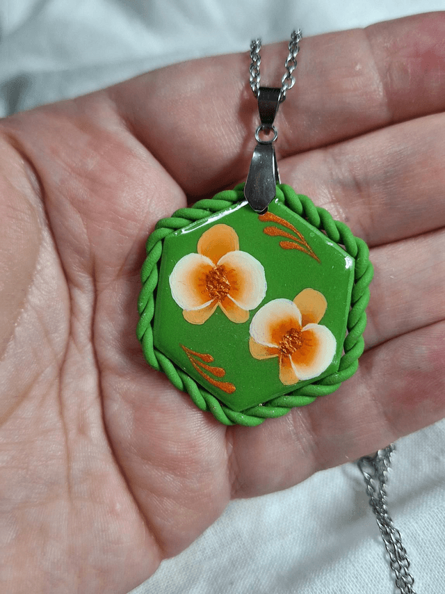 Pendentif Flora - Fleurs oranges (hexagone)