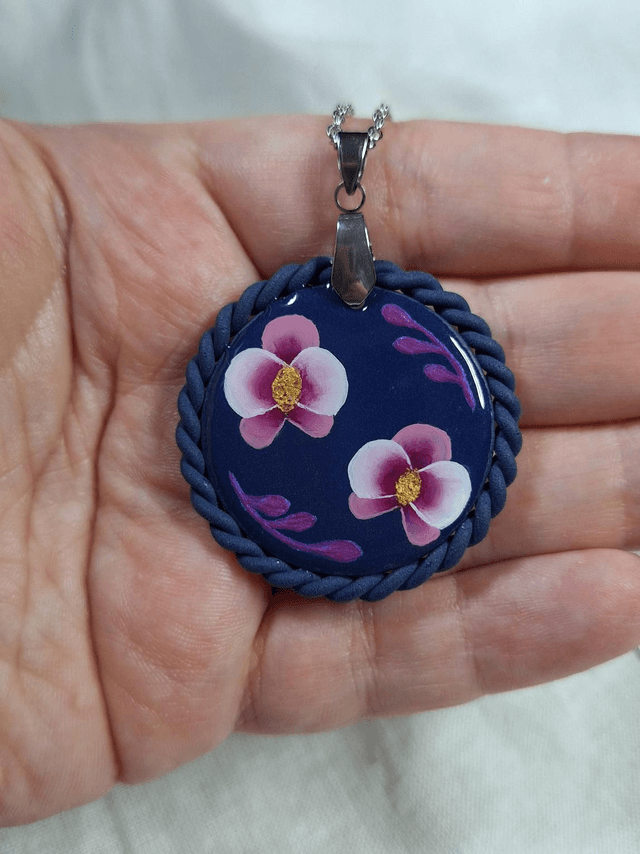 Pendentif Flora - Fleurs roses (rond)