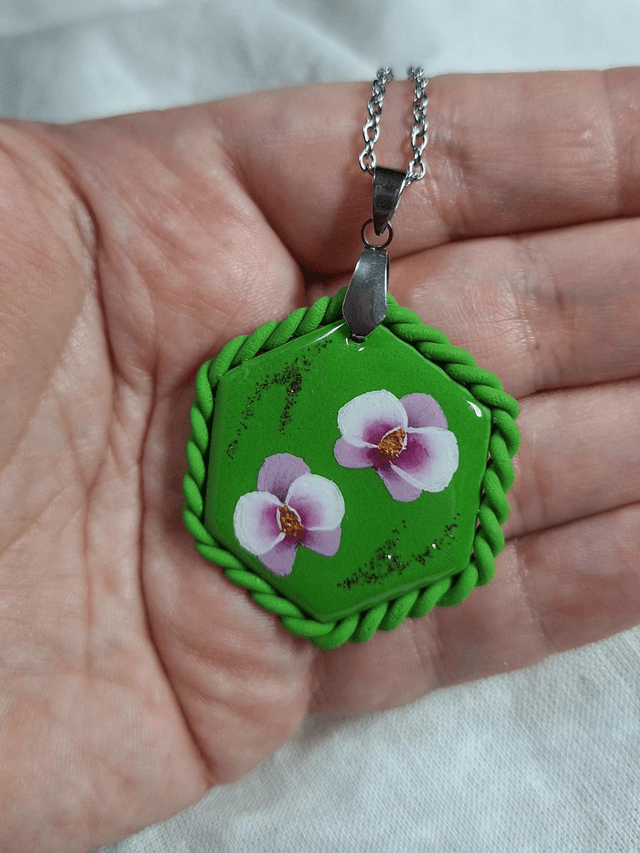 Pendentif Flora - Fleurs roses (hexagone)